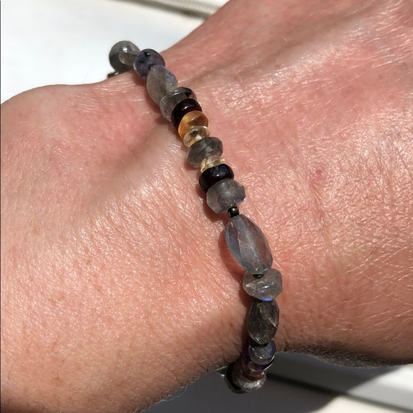 Dainty Semi-Precious Stone Bracelet - Picture 4 of 7